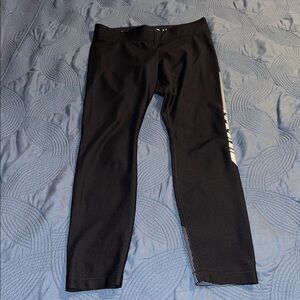 Women’s Size Large Under Armour Black Performance Leggings with Side Graphic